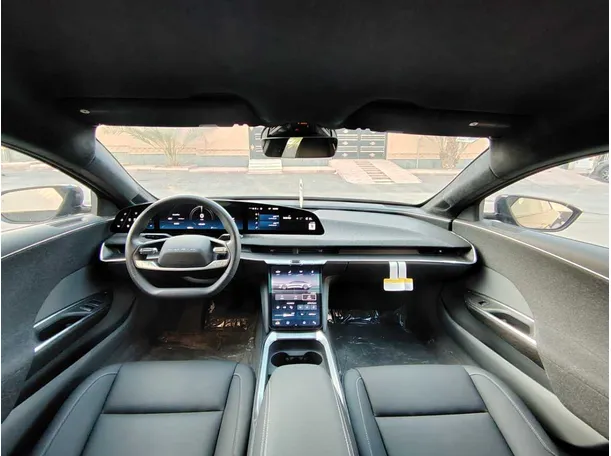 Car image 17
