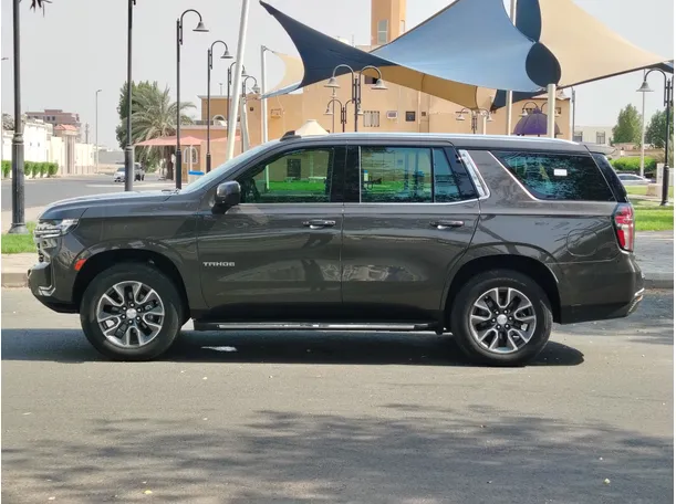 Car image 8