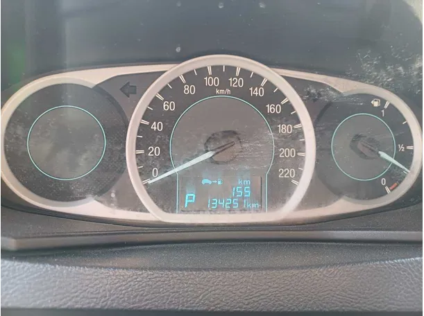 Car image 19