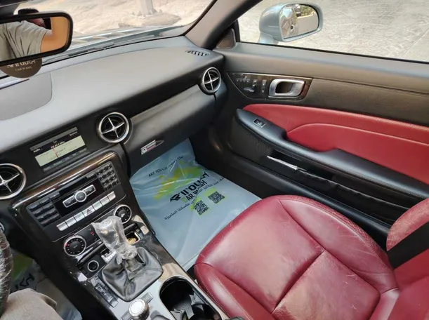 Car image 18
