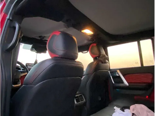 Car image 12
