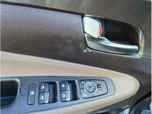 Car image 33