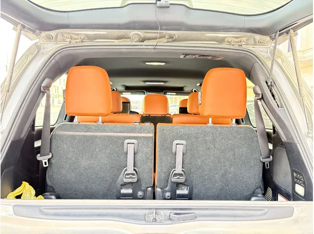 Car image 25