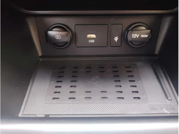 Car image 29