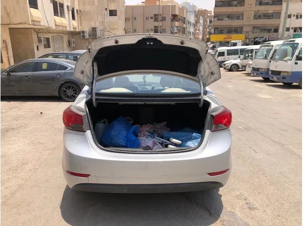 Car image 18