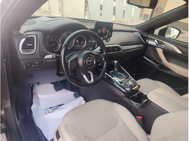 Car image 13