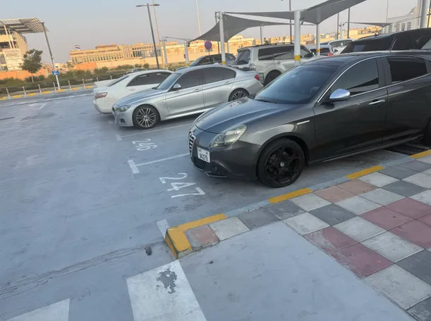 Car image 7