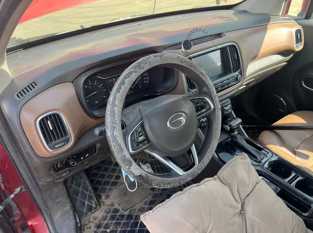 Car image 11
