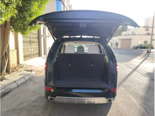 Car image 28