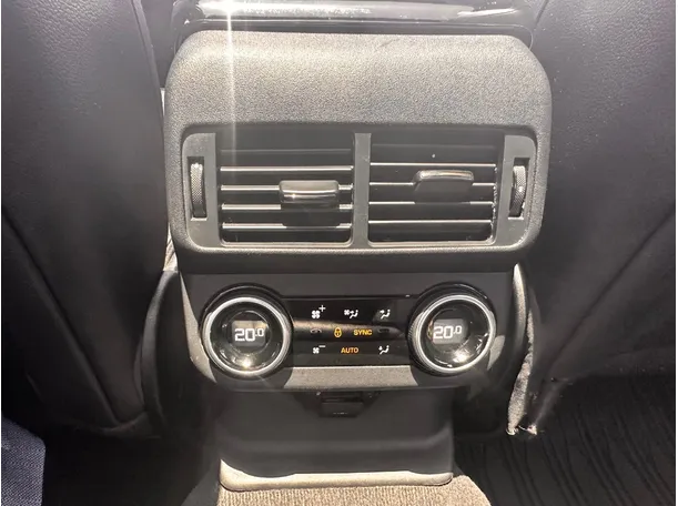 Car image 28
