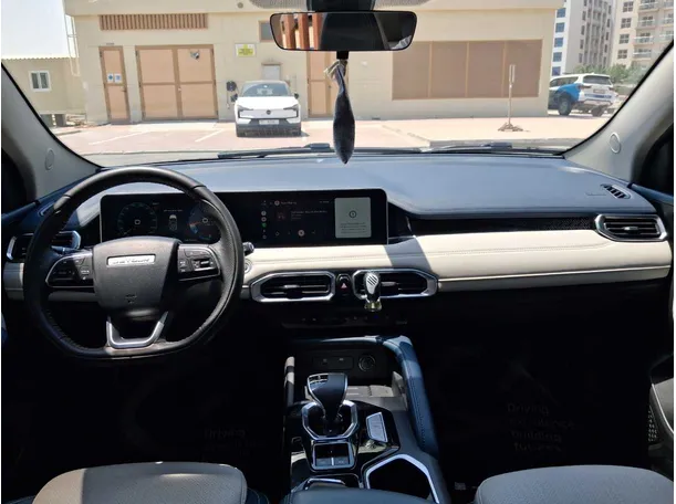 Car image 16