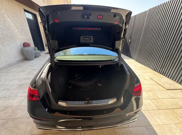 Car image 25