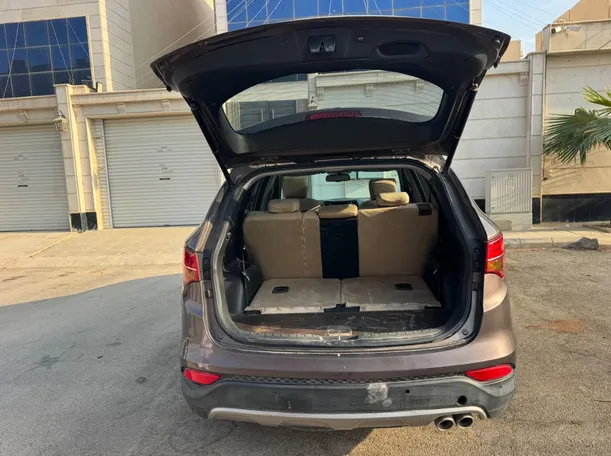 Car image 19