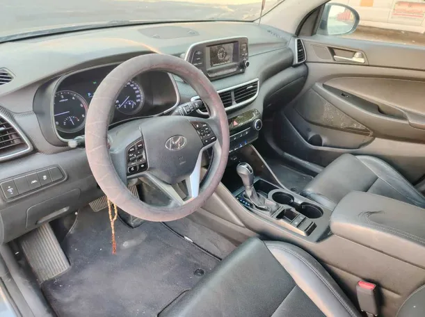 Car image 13