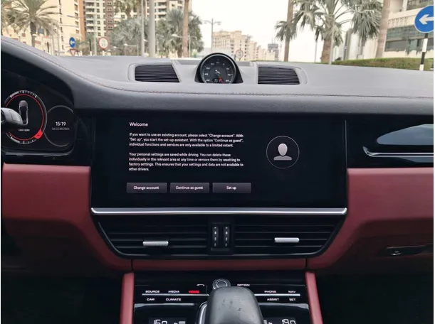 Car image 14