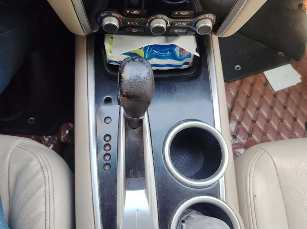 Car image 24