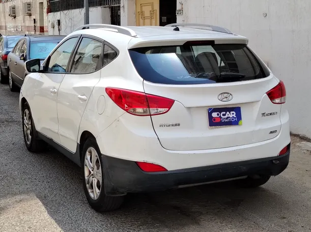 Car image 7
