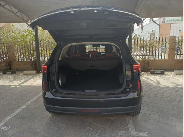 Car image 23