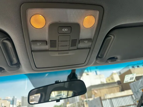 Car image 23