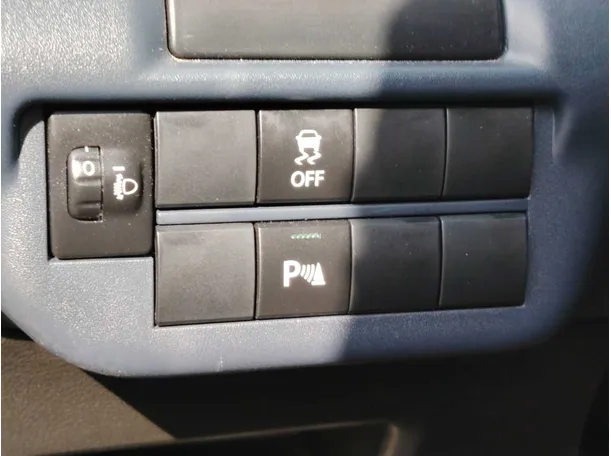Car image 27