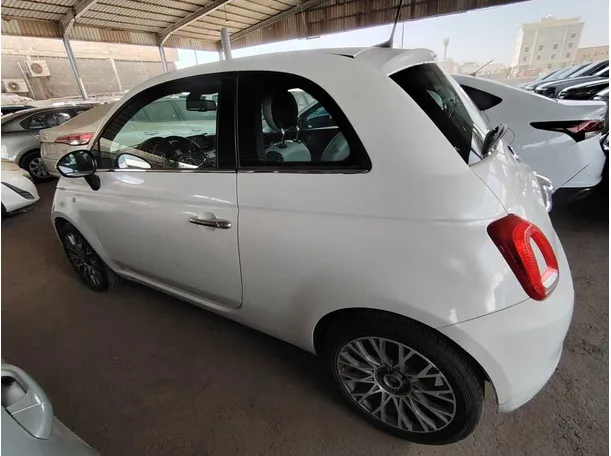 Car image 8