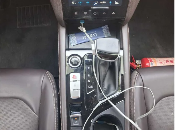 Car image 17