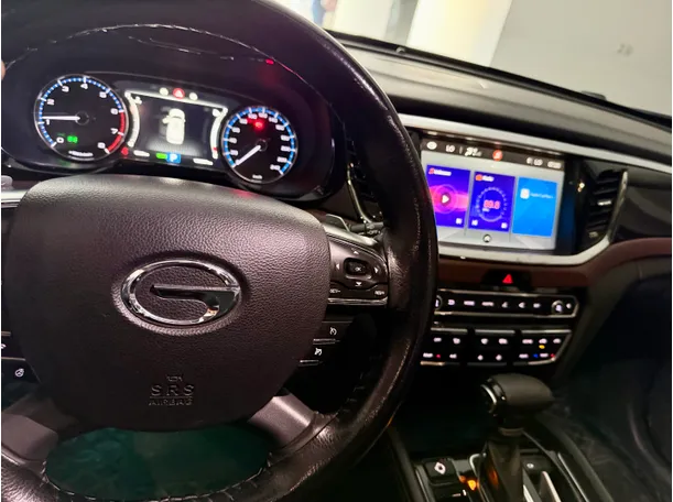 Car image 6