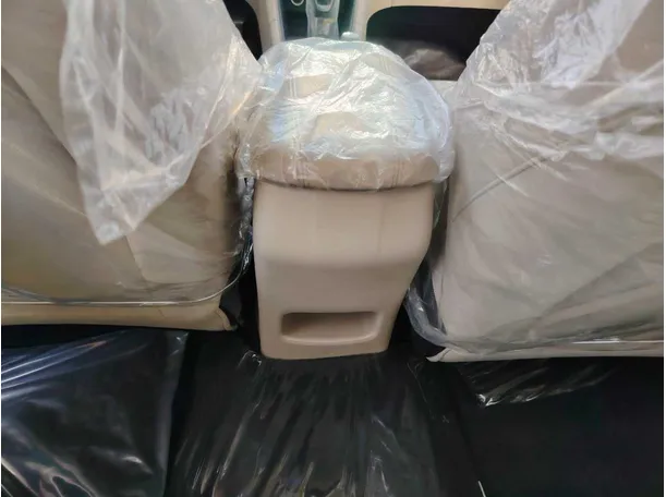 Car image 28