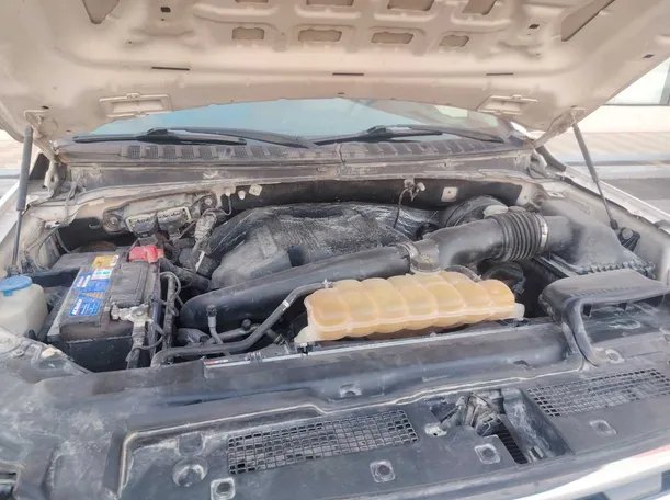 Car image 30
