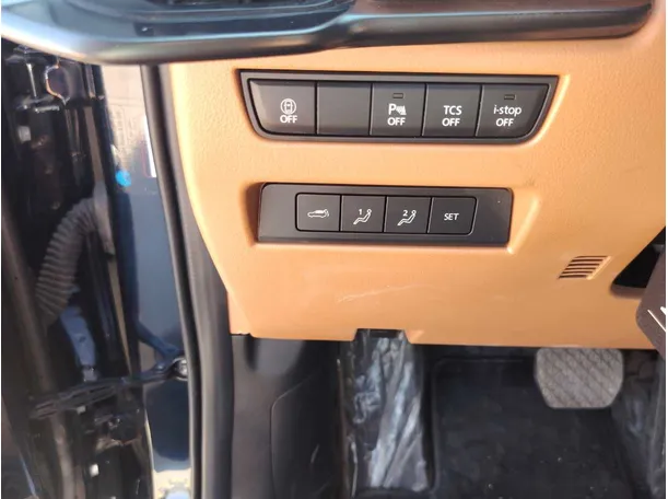 Car image 29
