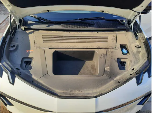 Car image 19