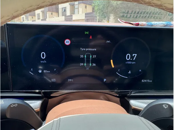Car image 17
