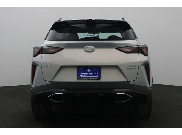 Car image 12