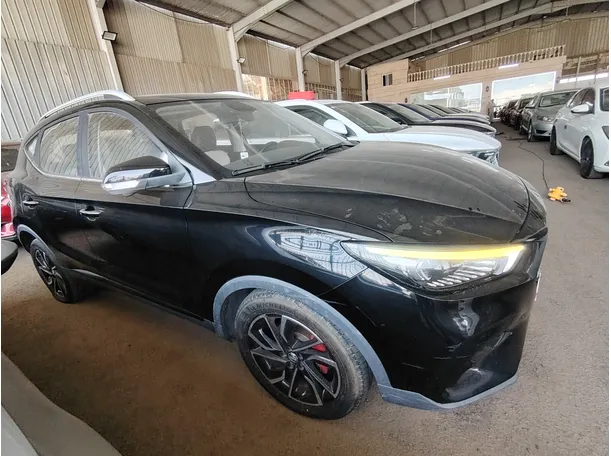 Car image 4