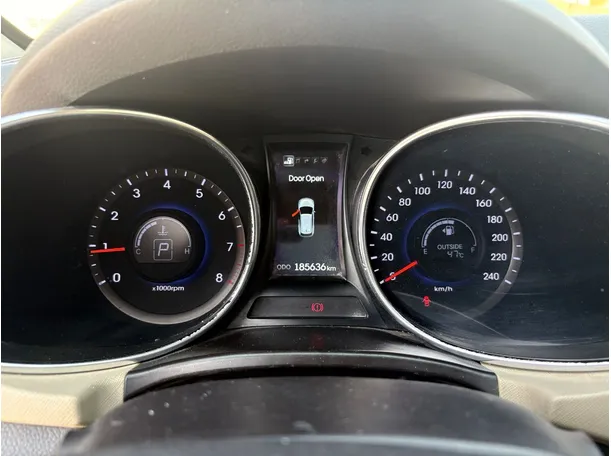Car image 23