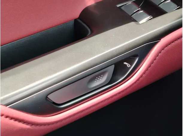 Car image 38