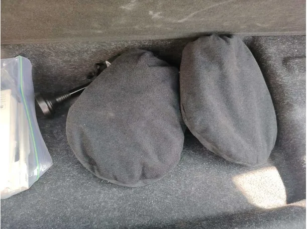 Car image 35