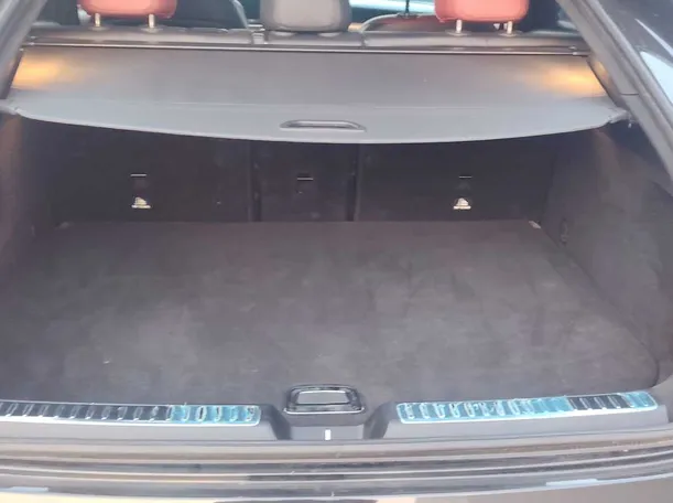 Car image 25