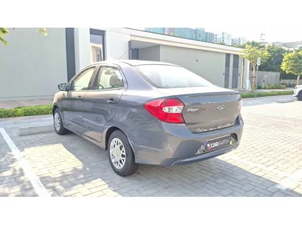 Car image 7