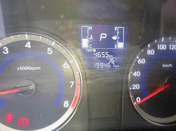 Car image 23