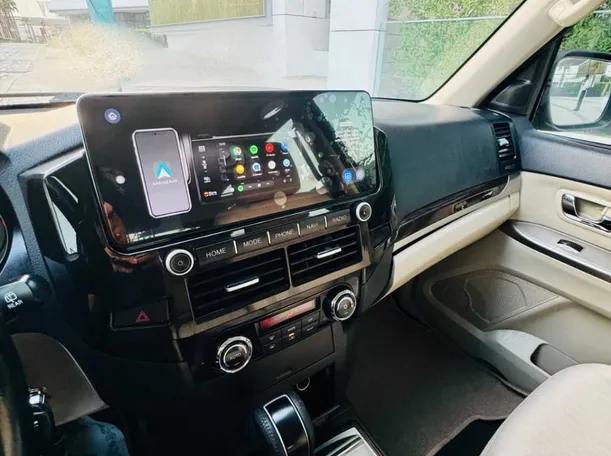 Car image 17
