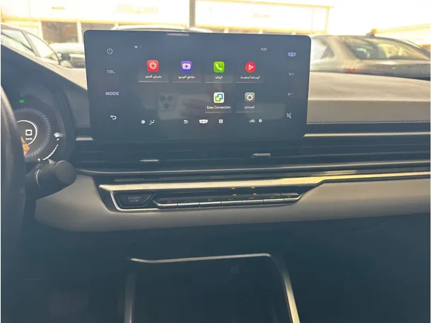 Car image 12