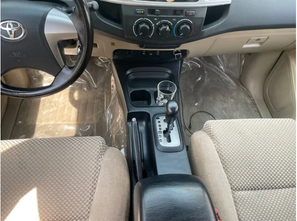 Car image 18