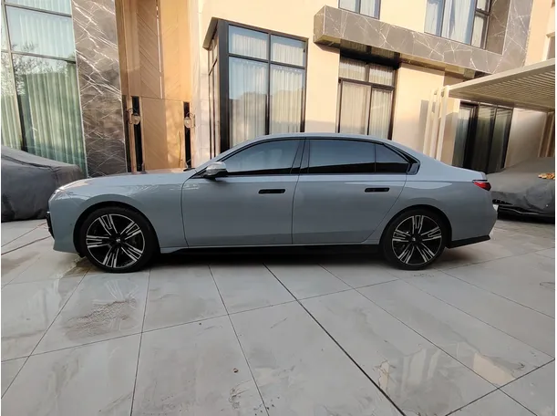 Car image 8