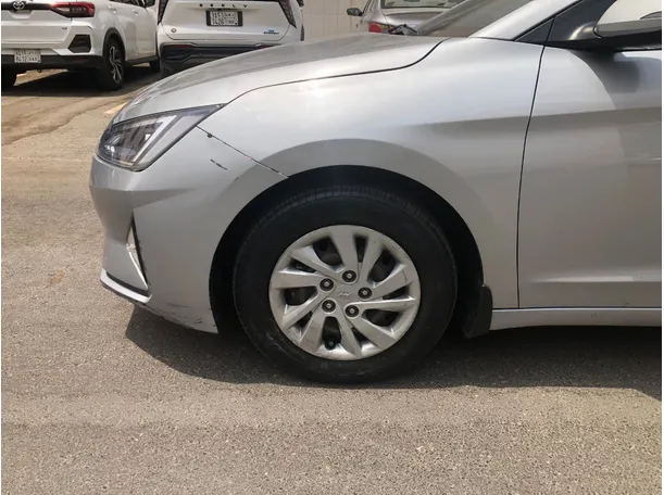 Car image 9