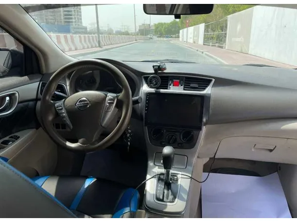 Car image 12