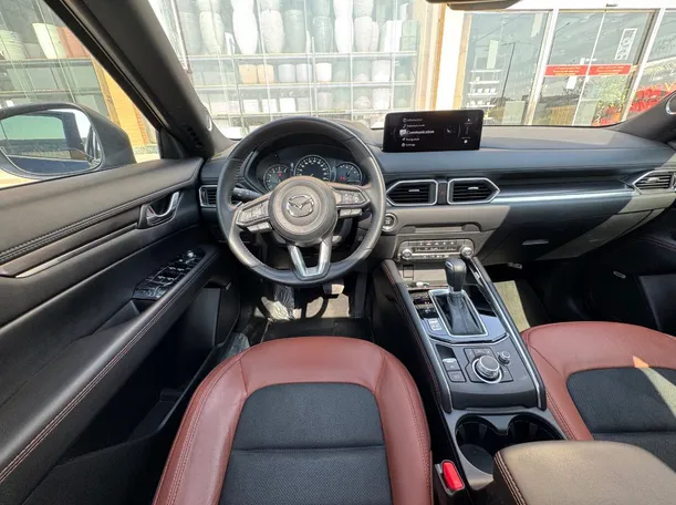 Car image 16
