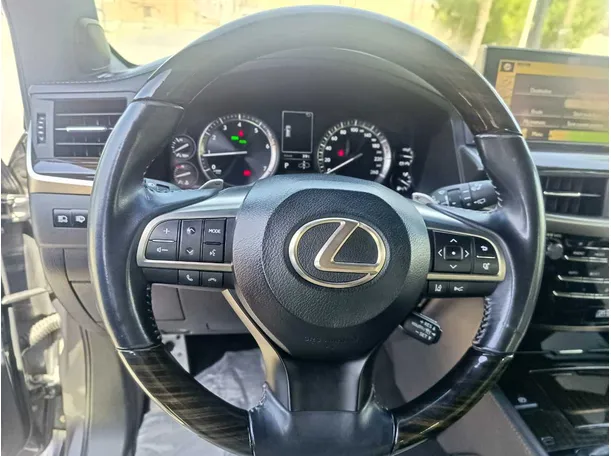 Car image 28
