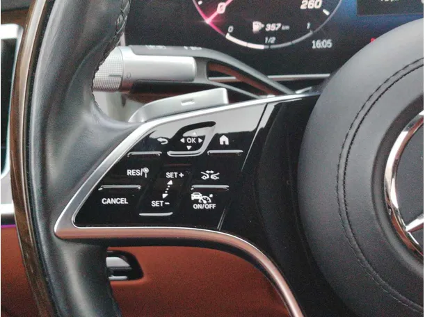 Car image 27