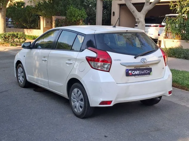 Car image 7